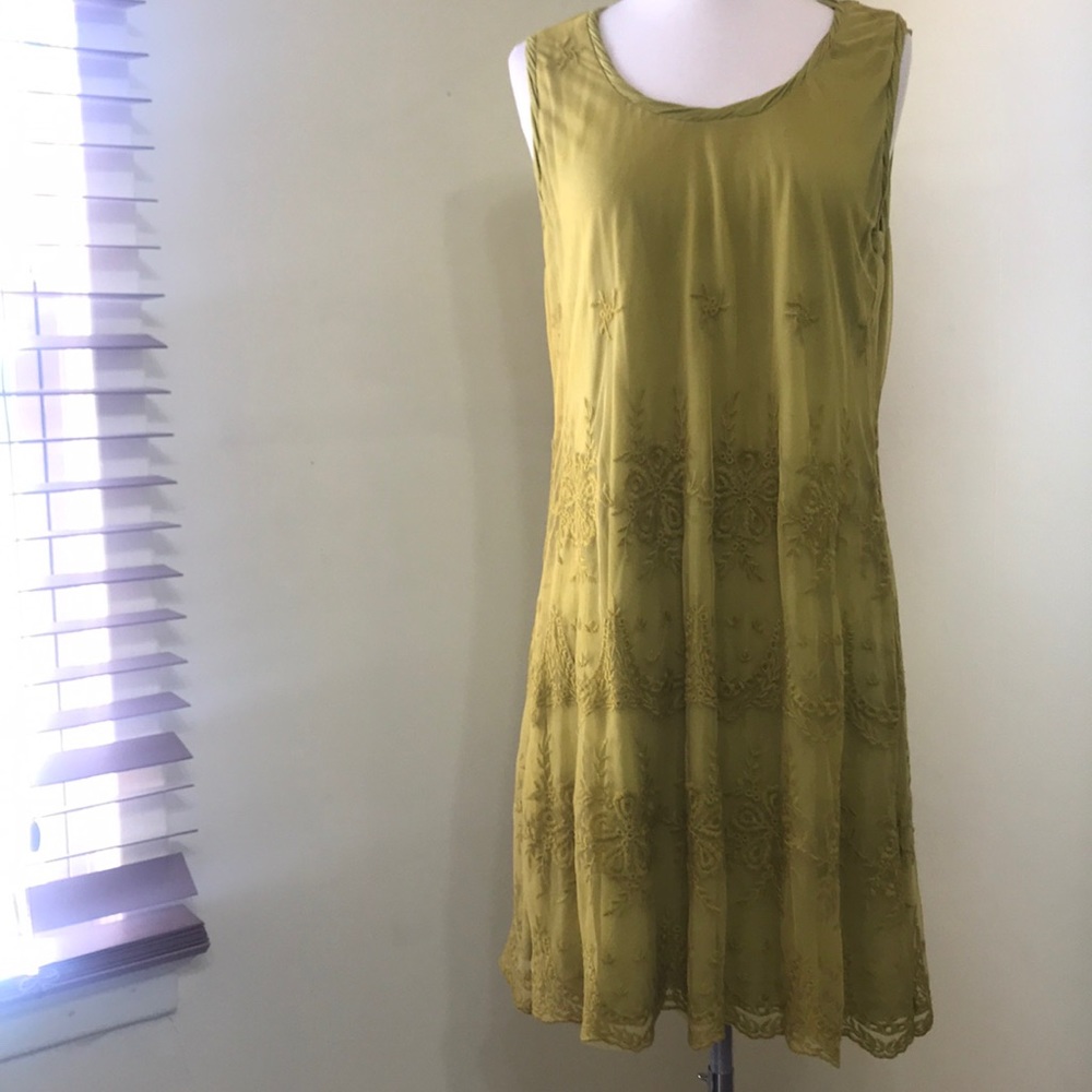 Mustard yellow embroidered sleeveless dress Sz LRG